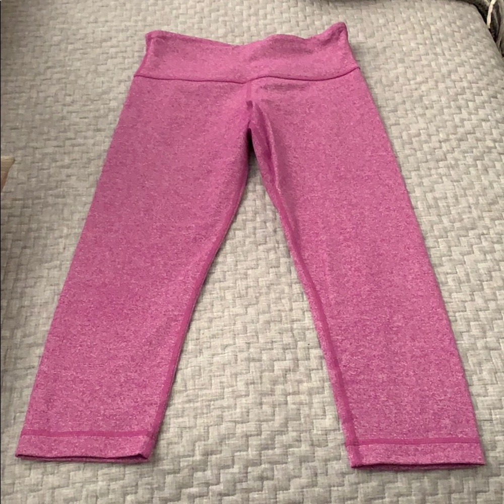 Size 4 Lululemon capri Magenta leggings